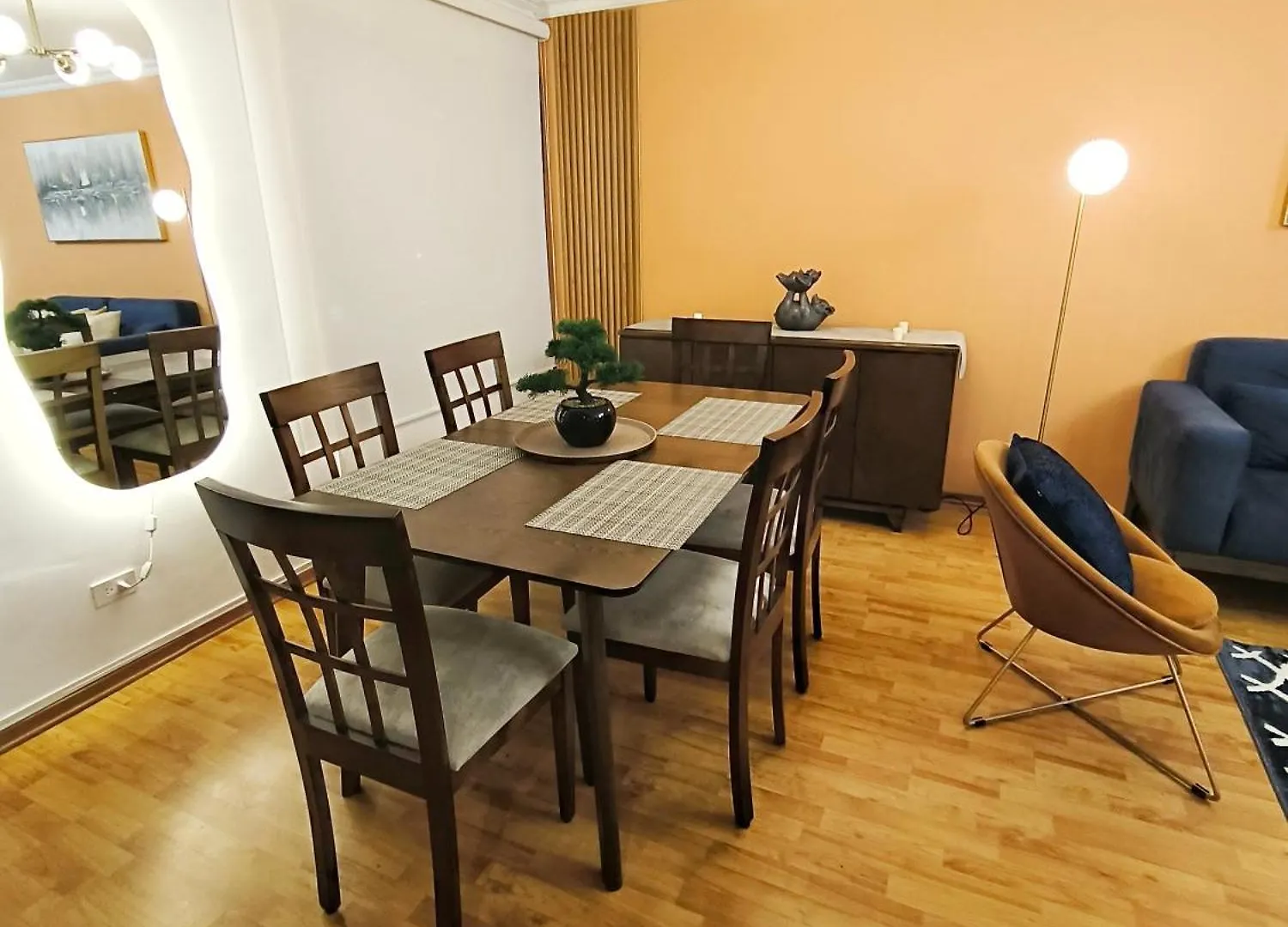 Udla Apartamento Para 6 Personas Frente Al Mall Riocentro Quito Ecuador