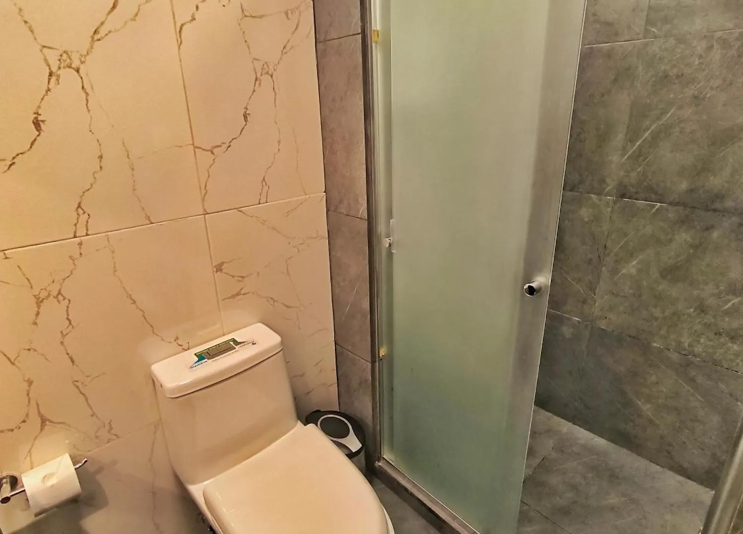 Udla Apartamento Para 6 Personas Frente Al Mall Riocentro Quito Apartment
