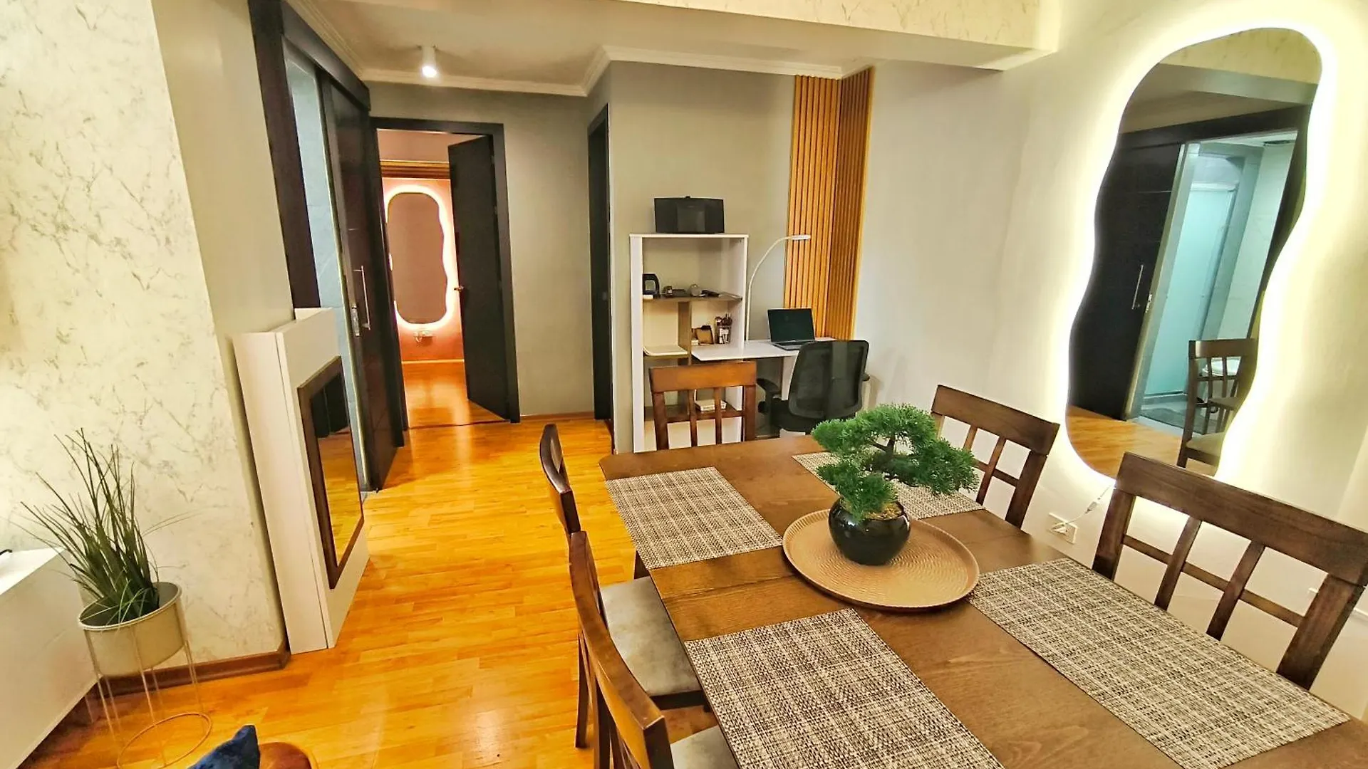 Udla Apartamento Para 6 Personas Frente Al Mall Riocentro Quito Apartment