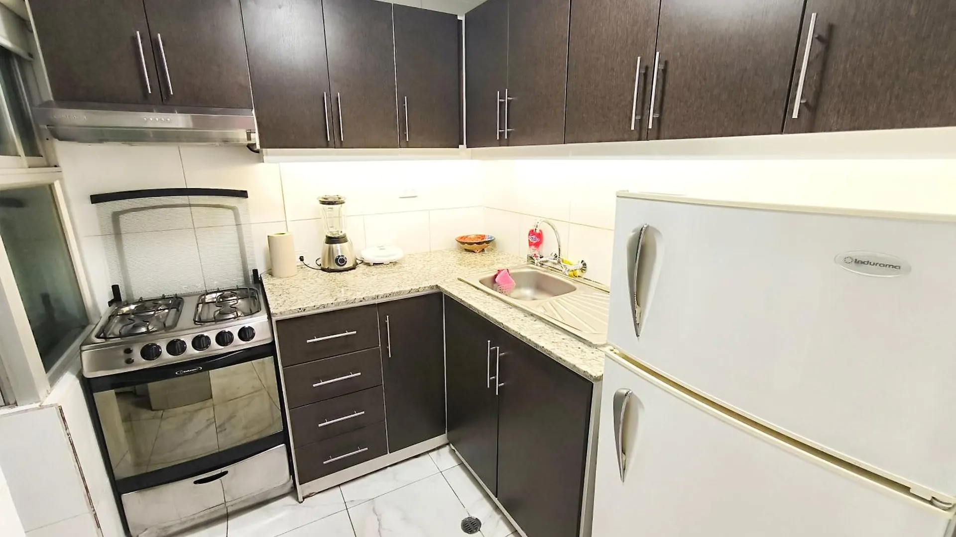 Apartment Udla Apartamento Para 6 Personas Frente Al Mall Riocentro Quito